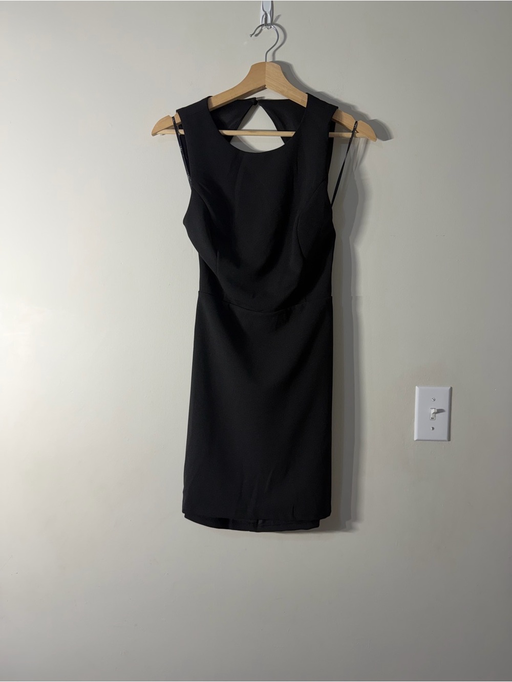 Lulu's NWT Black Sleeveless Mini Sheath Dress with tie open back